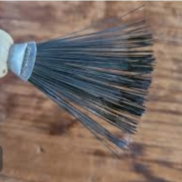 Mustache and Bread brush - Picture 6 of 6